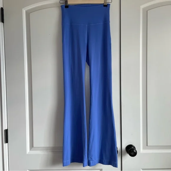EUC Lulu 🍋Lululemon Groove Super-High-Rise Flared Pant Nulu - Wild Indigo - Picture 2 of 9